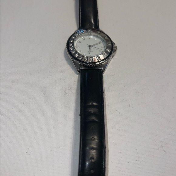 Elegant‎ Black and Silver Women's Watch - Picture 2 of 2